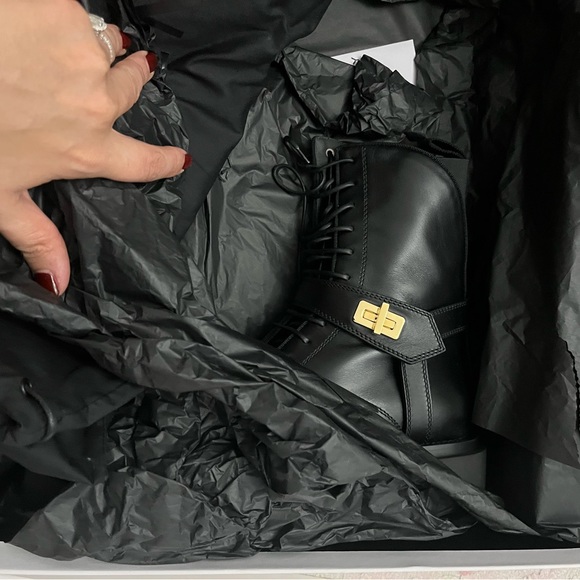 Look new Givenchy Eden lug boots size 39 - Picture 8 of 8